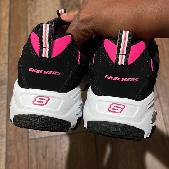 *NWT* Skechers D’ Lites w/ Memory Foam - Picture 5 of 6